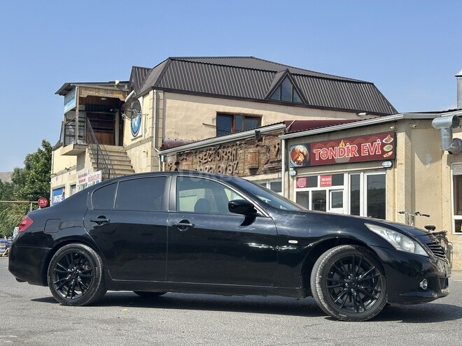 Infiniti G25-5