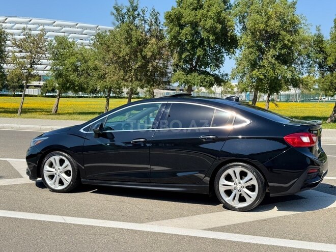 Chevrolet Cruze-12