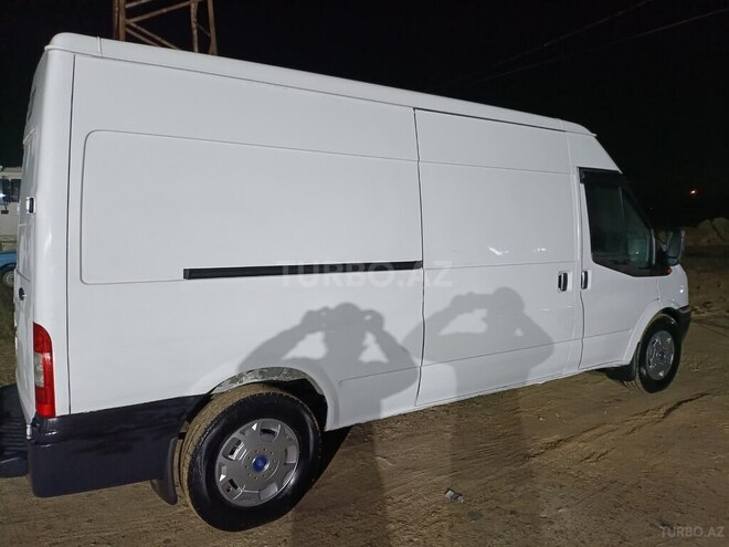 Ford Transit-3