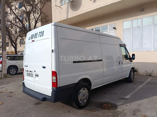 Ford Transit-8