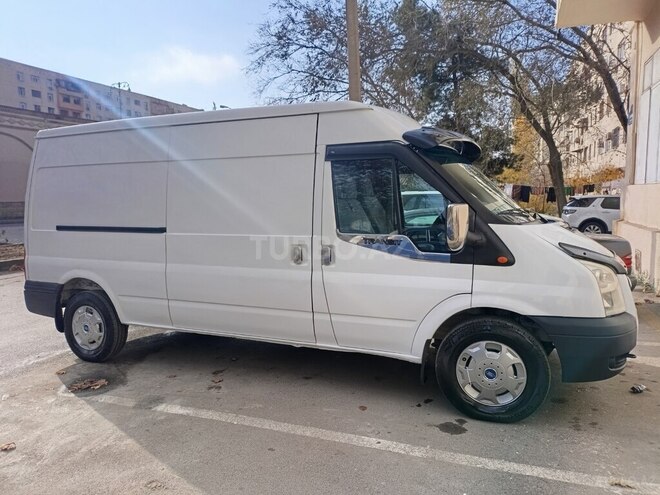Ford Transit-7