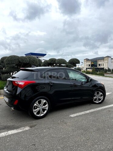 Hyundai Elantra-7