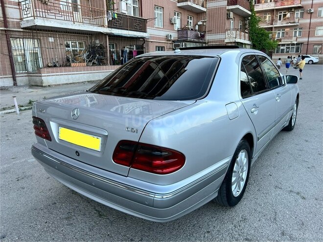 Mercedes E 270-13
