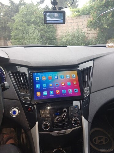 Hyundai Sonata-4
