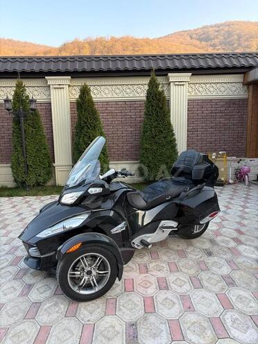 Can-Am Spyder RT-2