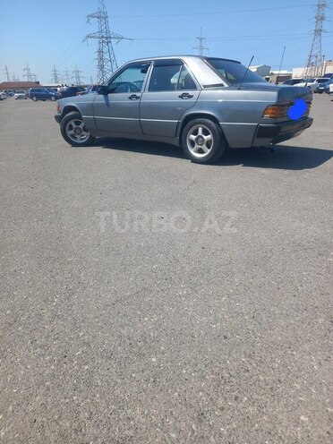 Mercedes 190-13