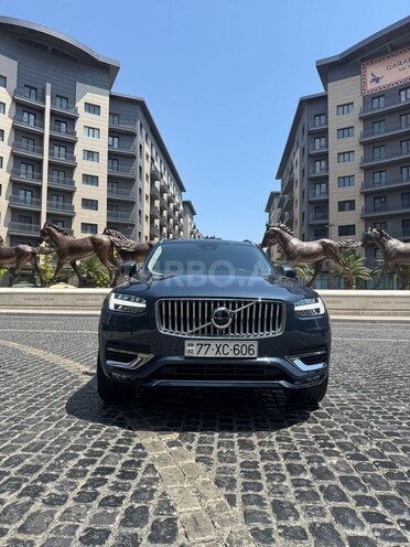Volvo XC90-1