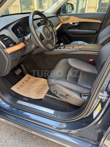 Volvo XC90-11