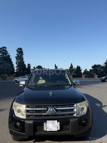Mitsubishi Pajero-1