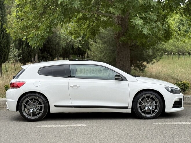 Volkswagen Scirocco-11