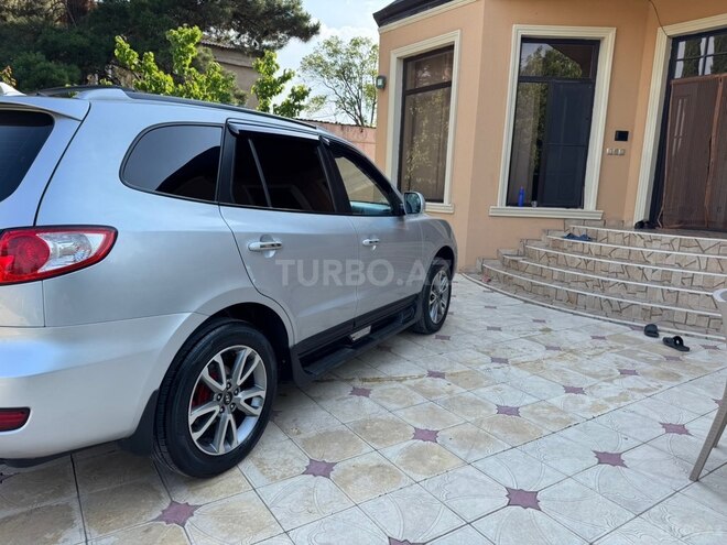 Hyundai Santa Fe-5