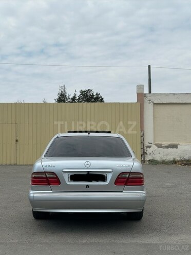 Mercedes E 230-7