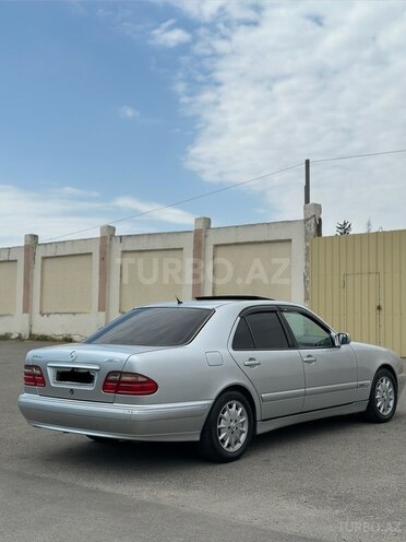 Mercedes E 230-6