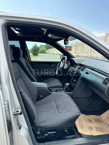 Mercedes E 230-9