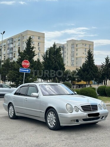 Mercedes E 230-3