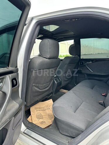 Mercedes E 230-11