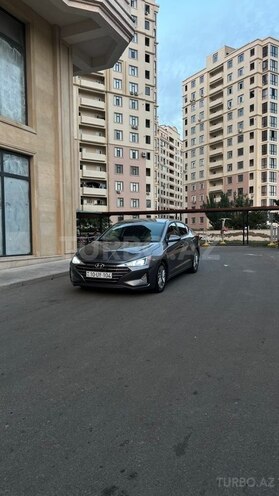 Hyundai Elantra-2