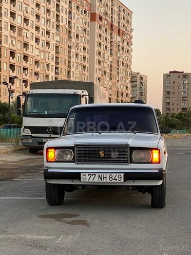 LADA (VAZ) 2107-1