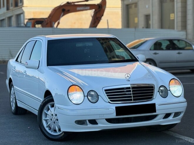 Mercedes E 240-5