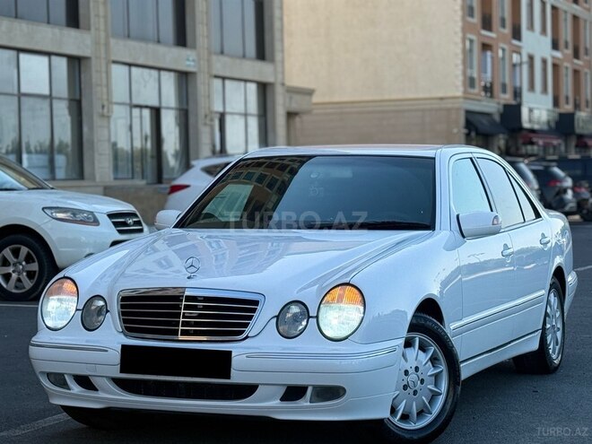 Mercedes E 240-1