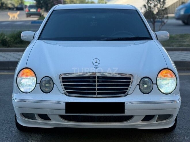 Mercedes E 240-4