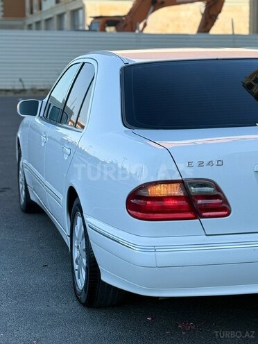 Mercedes E 240-15