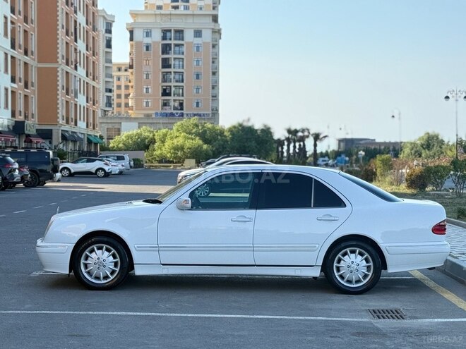 Mercedes E 240-8