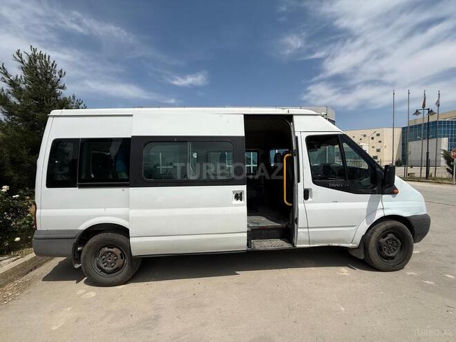 Ford Transit-3