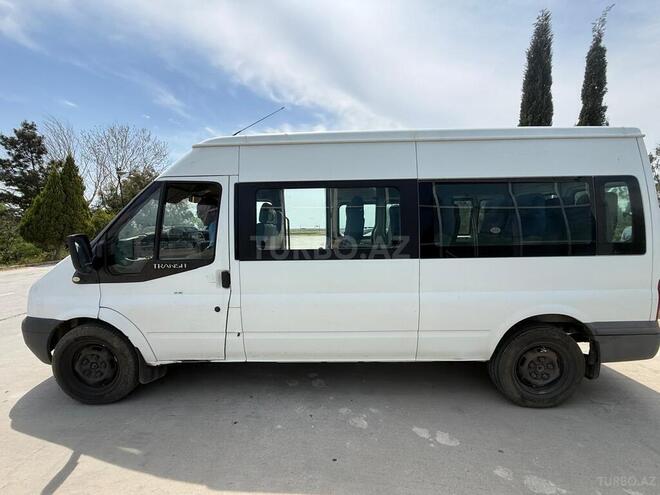 Ford Transit-4