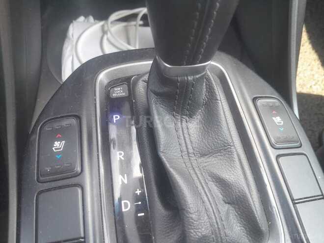 Hyundai Santa Fe-12