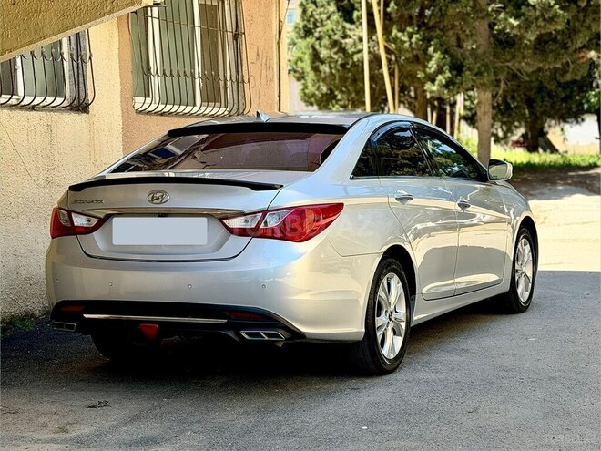 Hyundai Sonata-2