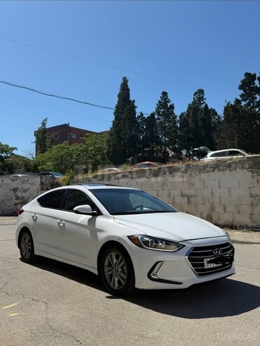 Hyundai Elantra-3