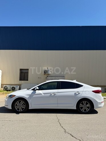 Hyundai Elantra-5