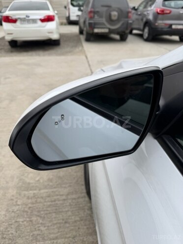 Hyundai Elantra-13