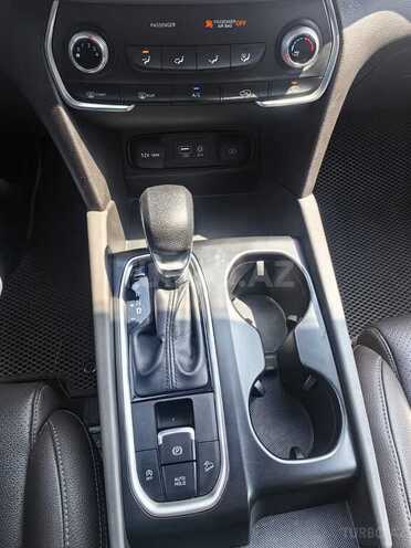 Hyundai Santa Fe-18