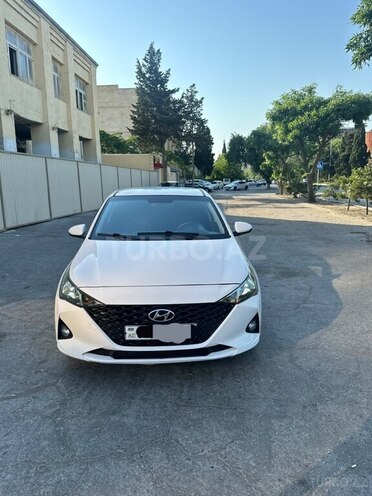 Hyundai Accent-1