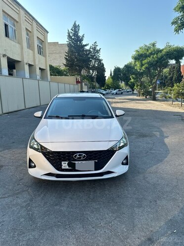 Hyundai Accent-6