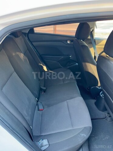 Hyundai Accent-8