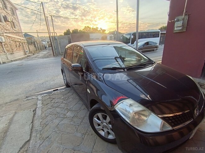 Nissan Tiida-1