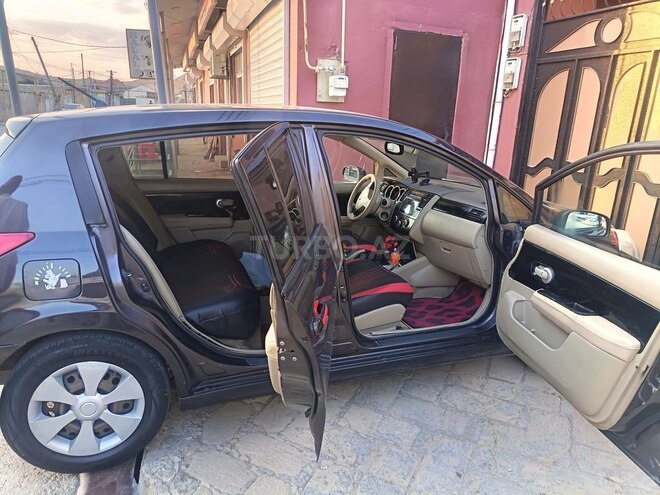 Nissan Tiida-6
