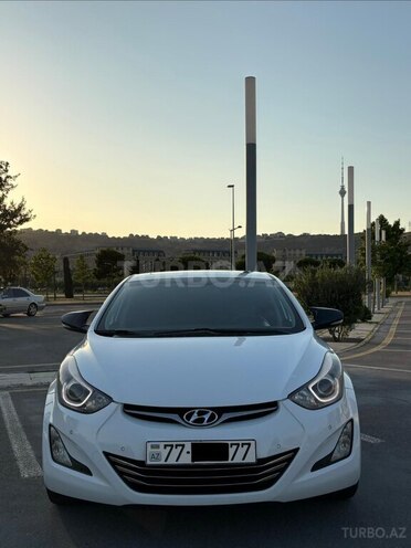 Hyundai Elantra-2