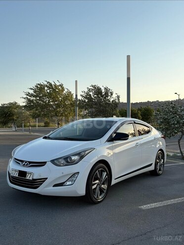 Hyundai Elantra-3