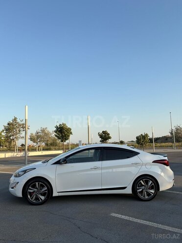 Hyundai Elantra-4