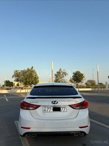 Hyundai Elantra-10