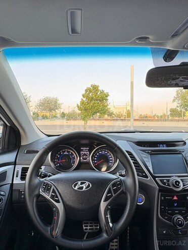Hyundai Elantra-20