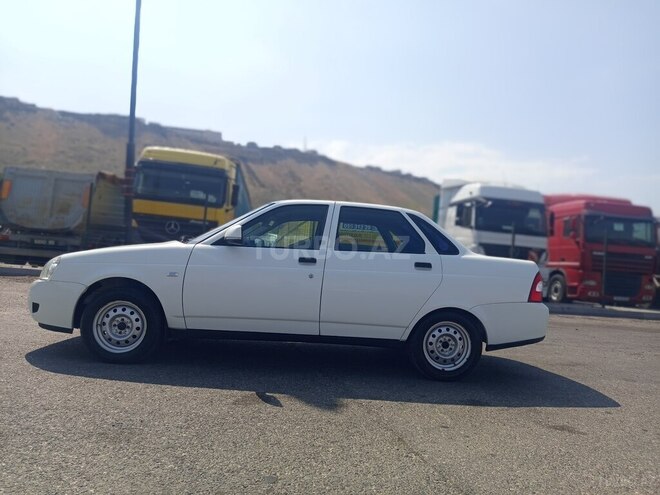 LADA (VAZ) Priora-8
