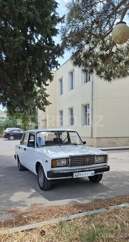 LADA (VAZ) 2107-1