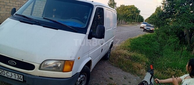 Ford Transit-4