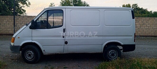 Ford Transit-6