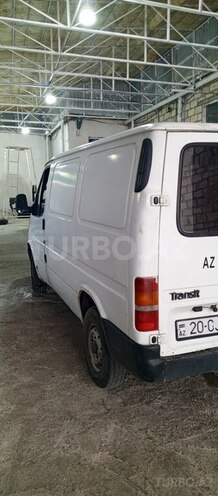 Ford Transit-10